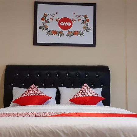 Oyo 1053 Angelyn Home Stay Medan Exterior foto