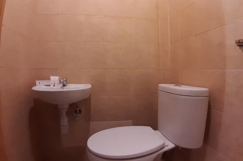 Oyo 1053 Angelyn Home Stay Medan Exterior foto